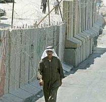 Israel construieşte un gard-barieră la graniţa cu Egipt
