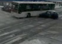 Şoferul autobuzului care a lovit mortal un bărbat în Capitală a fost concediat (VIDEO)