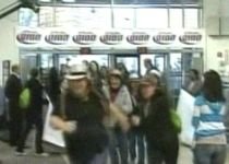 Sute de femei s-au bătut pe rochii de mireasă într-un magazin din SUA (VIDEO)
