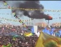 Kurzii din Turcia au sărbătorit Newroz, anul nou tradiţional (VIDEO)