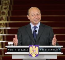 Băsescu: România are ca obiectiv continuarea colaborării cu FMI şi BM şi după ieşirea din criză
