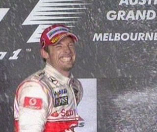 Jenson Button a câştigat MP al Australiei, după o cursă agitată cu multe acroşaje
