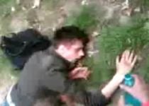 Elev de 15 ani, bătut în plină stradă de trei tineri romi (IMAGINI ŞOCANTE)