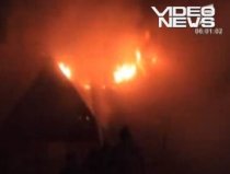 O cabană din munţii Parâng a fost complet distrusă, în urma unui incendiu (VIDEO)