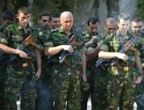 Soldaţii români vor fi obligaţi să folosească echipamente militare vechi de peste 40 de ani 