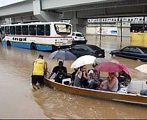 Inundaţiile din Rio de Janeiro ucid peste 90 de persoane
