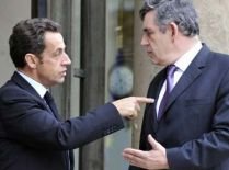 Sarkozy acuză ?finanţiştii anglo-saxoni? de zvonurile despre căsnicia sa
