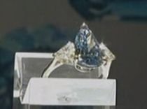 Diamant albastru extrem de rar, vândut la licitaţie cu 6,4 milioane de dolari (VIDEO)