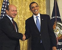 Băsescu îi face un cadou lui Obama: Suplimentarea trupelor române din Afganistan
