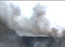 Incendiu puternic la o clădire de lângă Vama Borş (VIDEO)
