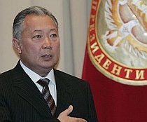 Bakiev cere ONU să trimită trupe de menţine a păcii în Kîrgîzstan
