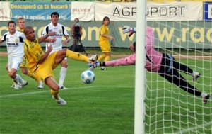 FC Vaslui va juca finala Cupei României cu CFR Cluj, după ce a învins Braşov cu 4-0 în semifinale
