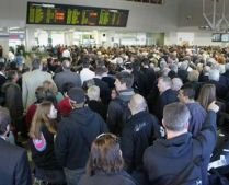 Guvernul: Companiile aeriene nu sunt obligate să despăgubească pasagerii