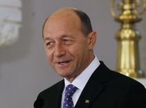 Traian Băsescu merge cu maşina la înmormântarea preşedintelui polonez (VIDEO)