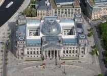 Un bărbat s-a sinucis sărind de pe clădirea Parlamentului german 