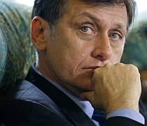 Antonescu: Băsescu a sfidat opinia publică, râdea ca un nesimţit la măgăria cu Mihăileanu
