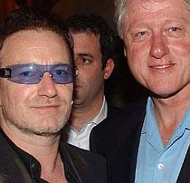 Clinton şi Bono, premiaţi de Consiliul Atlantic pentru efortul lor umanitar
