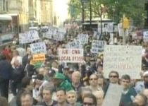 Mii de muncitori au participat la un protest pe Wall Street (VIDEO)