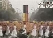 1 mai în "Epoca de Aur": Manifestaţii pe marile bulevarde şi coloane de muncitori în ţinute festive (VIDEO)
