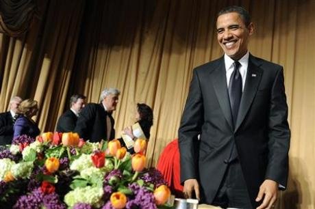 Barack Obama se bate în glume cu Jay Leno şi câştigă (VIDEO)