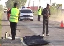 Galaţi. Soţ şi soţie, loviţi de o maşină şi lăsaţi să moară la marginea drumului (VIDEO)