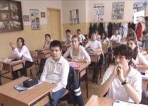 Peste 200.000 de elevi de clasa a opta au dat proba la limba română în cadrul testării naţionale