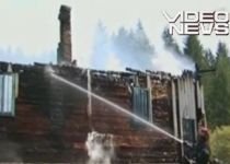 Un piroman a dat foc bisericii Sfinţii Apostoli Petru şi Pavel din Bicaz (VIDEO)