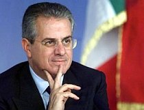 Ministru italian demisionează după ce este acuzat de corupţie 

