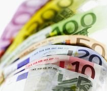 UE aprobă un plan de 750 de miliarde de euro pentru apărarea monedei unice
