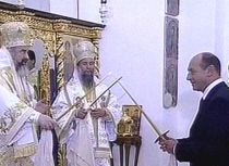 Administraţia Prezidenţială cheltuieşte 50.000 euro pentru aurirea catapetesmei bisericii Cotroceni