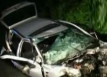 Infotrafic. Trei tineri au murit după ce maşina în care erau a intrat pe contrasens (VIDEO)