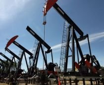 SUA vrea să pedepsească companiile petroliere: creştere de 1% a taxei

