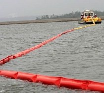 BP a reuşit să introducă un tub în conducta din care se scurge petrol în Golful Mexic