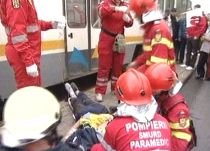 Bucureşti. Un bătrân a căzut sub un tramvai în timp ce aştepta în staţie - VIDEO