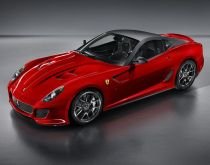 Românii au cumpărat toate maşinile Ferrari disponibile în ţară - VIDEO