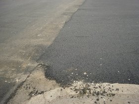 Cum se ?întreţine? asfaltul din Bucureşti: cârpeală şi calitate proastă (FOTO)