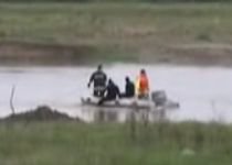 Doi bărbaţi s-au înecat în Siret, după ce au încercat să traverseze râul în căruţă (VIDEO)