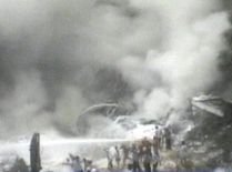 Avion prăbuşit în vestul Indiei. Şapte pasageri din 166 au supravieţuit (VIDEO)