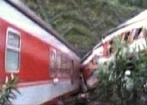 Cel puţin 19 oameni au murit şi 71 au fost răniţi, după ce un tren a deraiat în China (VIDEO)
