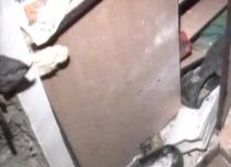 Explozie într-o locuinţă din Iaşi: Trei persoane, între care un copil de doi ani, în stare gravă (VIDEO)