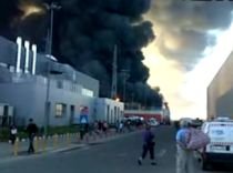 Incendiu puternic la complexul Dragonul Roşu din Capitală: Un pompier a murit (VIDEO)