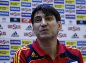 Piţurcă vrea ca Gigi Becali să ridice interdicţiile impus fanilor, pentru a veni la Steaua