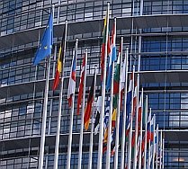 Comisia Europeană înăspreşte controlul asupra agenţiilor de rating