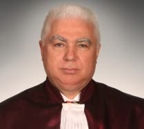 Petre Lăzăroiu, reconfirmat în postul de judecător al CCR de preşedintele Băsescu
