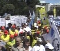 Reîncep protestele: Mii de oameni vor demonstra, în capitală, împotriva tăierii salariilor şi a pensiilor