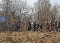 Accidentul de la Smolensk: Patru militari ruşi, reţinuţi pentru că au furat cardul unei victime