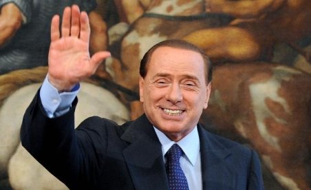 Berlusconi l-a lăsat "cu ochii în soare" pe premierul Spaniei, la sfârşitul unei conferinţe (VIDEO)