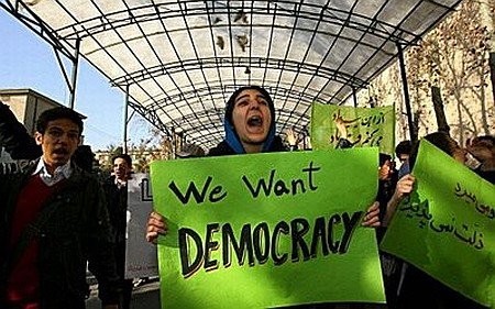 Iran: Mişcarea de opoziţie anulează demonstraţiile aniversare de protest 