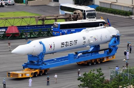 Prima rachetă sud-coreeană explodează la lansare 