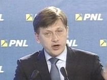 Crin Antonescu: PNL nu va susţine candidatura lui Laszlo Tokes la funcţia de vicepreşedinte al Parlamentului European